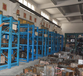 Yuyao Hengxing Pipe Industry Co., Ltd خط إنتاج المصنع